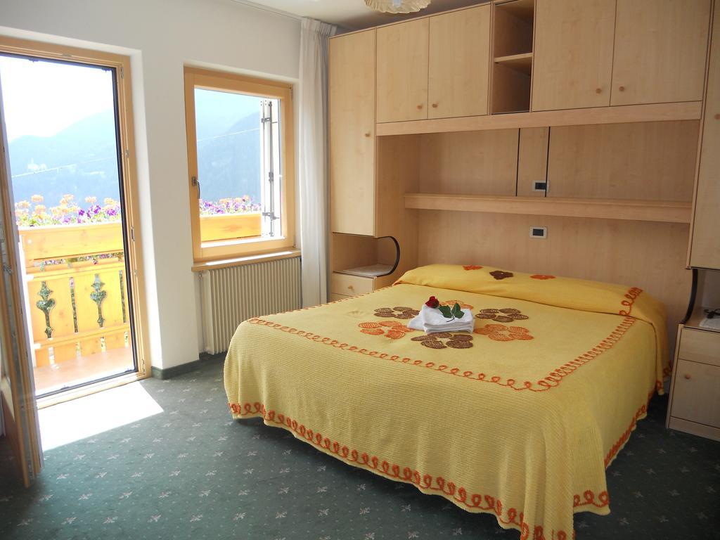 Hotel Garni Excelsior Livinallongo Del Col Di Lana Room photo